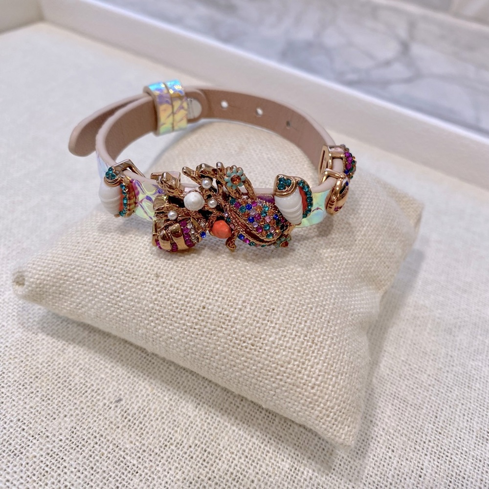 Keep collective bracelet with 4 charms